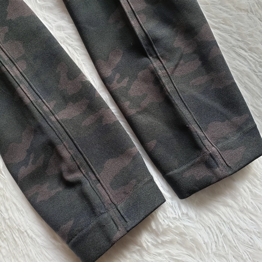SPANX Camo Green Gray Seamless Leggings Large Camouflage